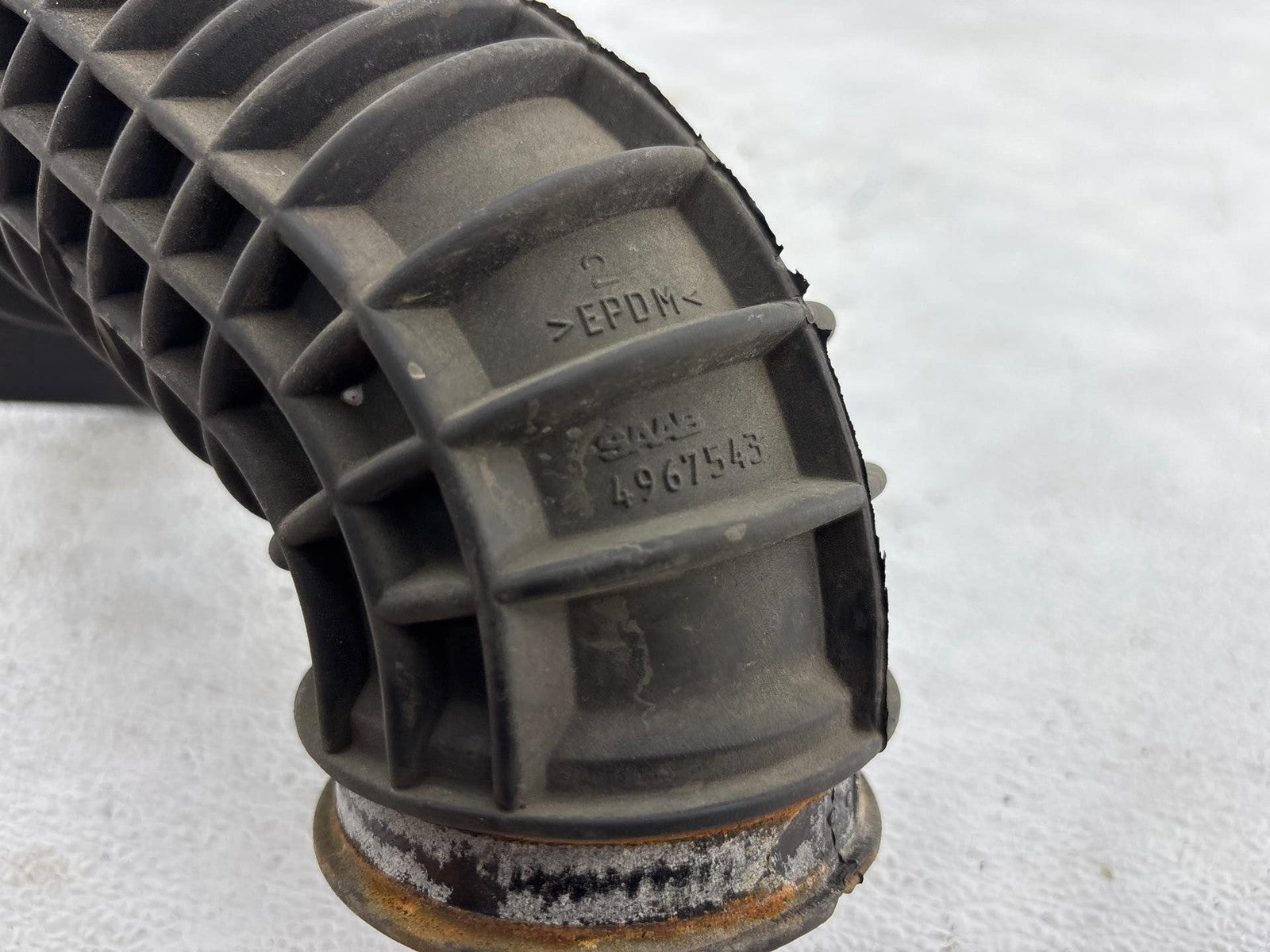 1999-2009 Saab 9-5 Mass Air Flow Meter Sensor W/ Hose 55557008 OEM