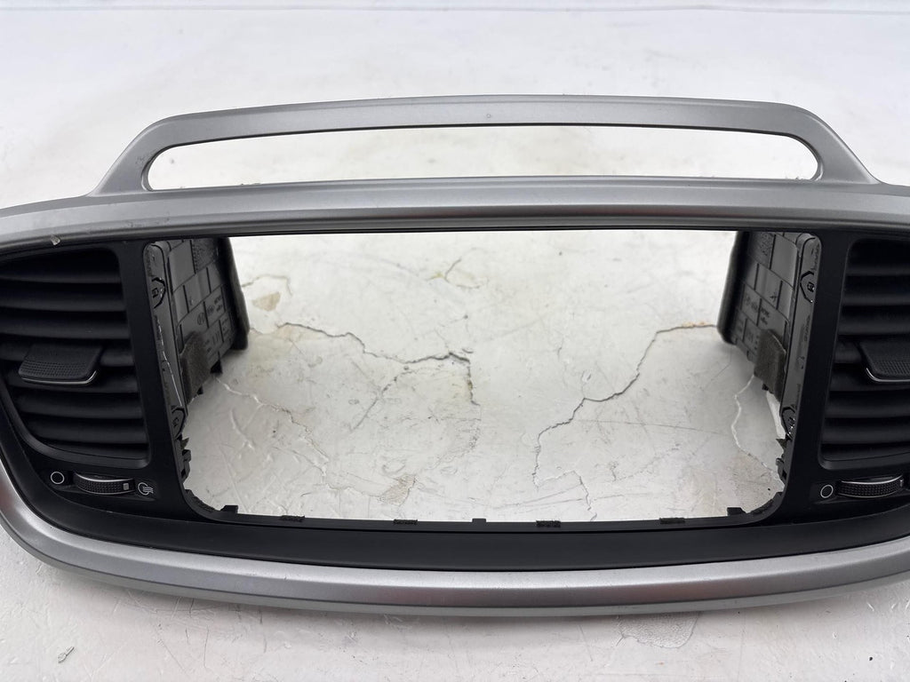 16-20 Kia Sorento Center Dash Radio Bezel Trim Panel W/ AC Vent OEM 84740-C6200