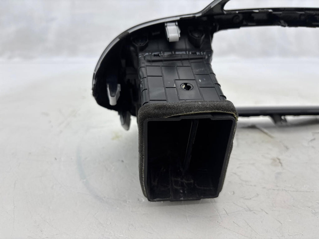 16-20 Kia Sorento Center Dash Radio Bezel Trim Panel W/ AC Vent OEM 84740-C6200