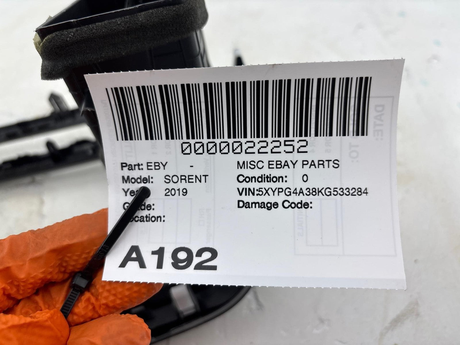 16-20 Kia Sorento Center Dash Radio Bezel Trim Panel W/ AC Vent OEM 84740-C6200