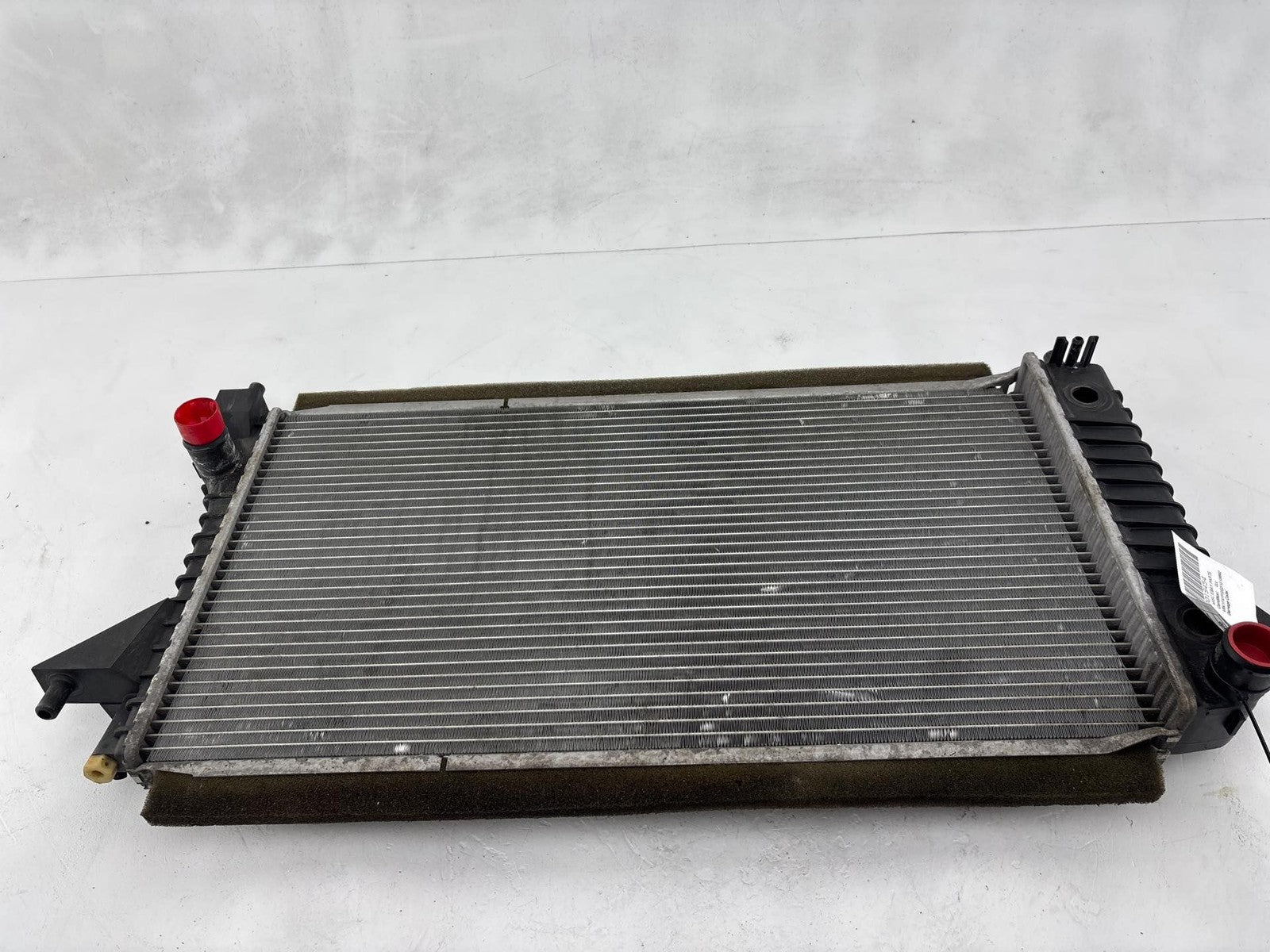 1996-2007 Ford Taurus Engine Cooling Radiator Assembly OEM