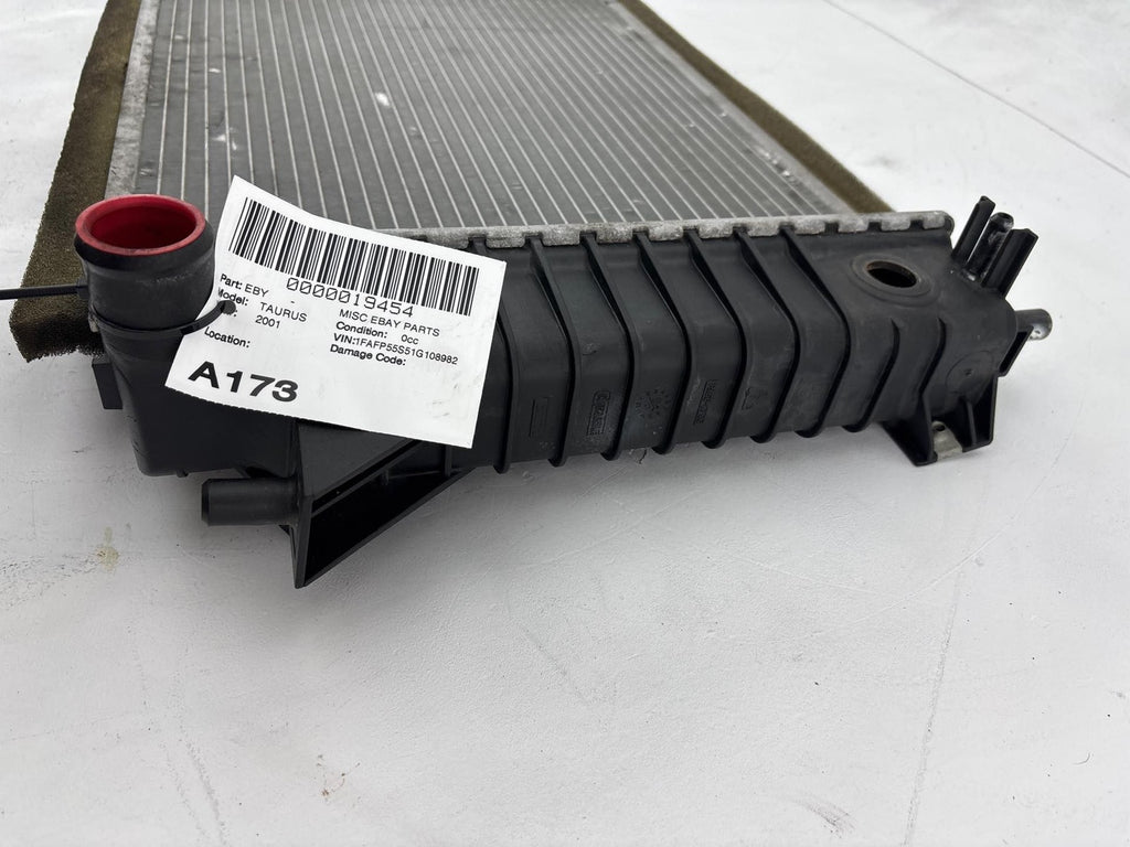 1996-2007 Ford Taurus Engine Cooling Radiator Assembly OEM