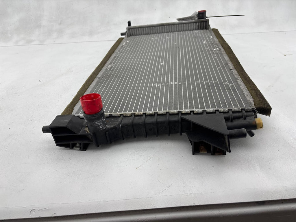 1996-2007 Ford Taurus Engine Cooling Radiator Assembly OEM