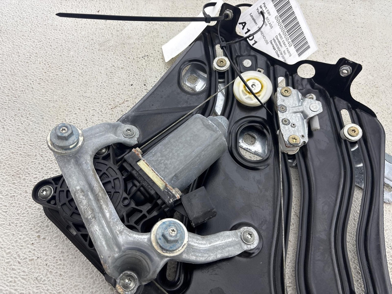 03-11 Mercedes SL600/500 Rear Right Quarter Window Regulator Motor Plate OEM