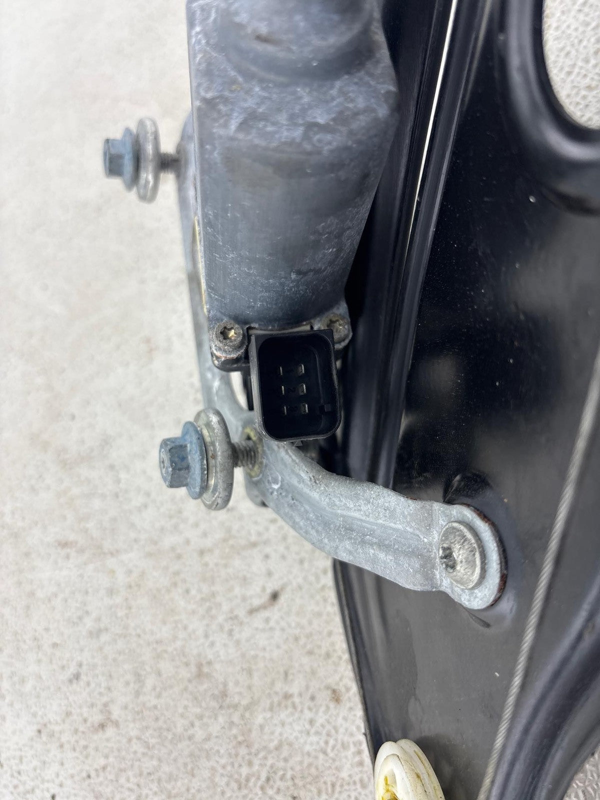 03-11 Mercedes SL600/500 Rear Right Quarter Window Regulator Motor Plate OEM