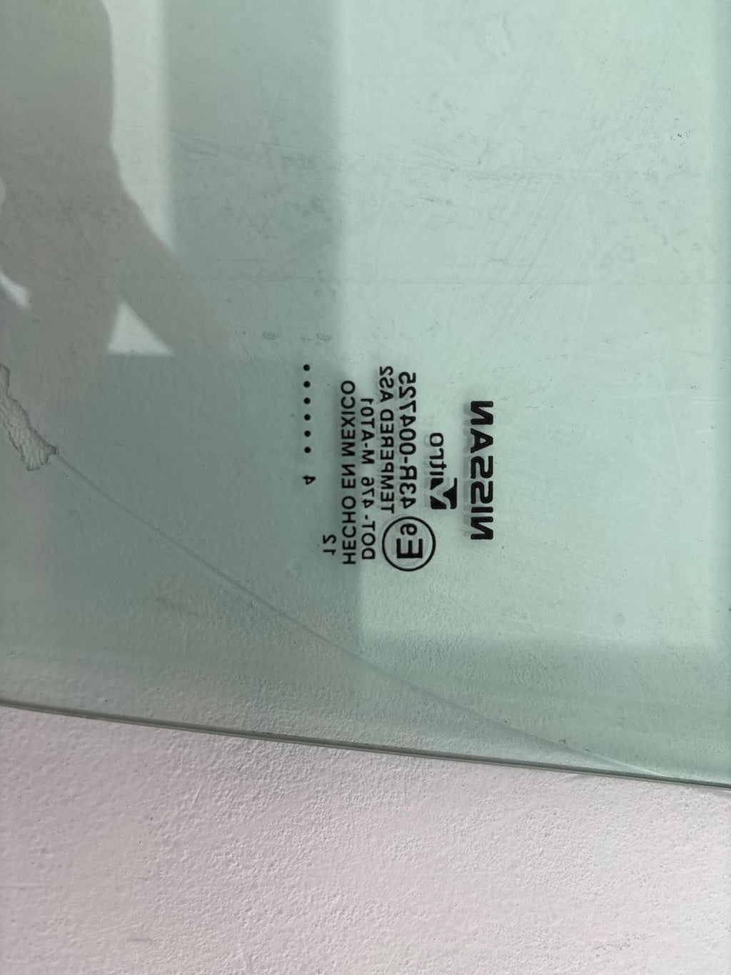 14-17 Nissan Versa Hatchback Front Right Door Window Glass OEM