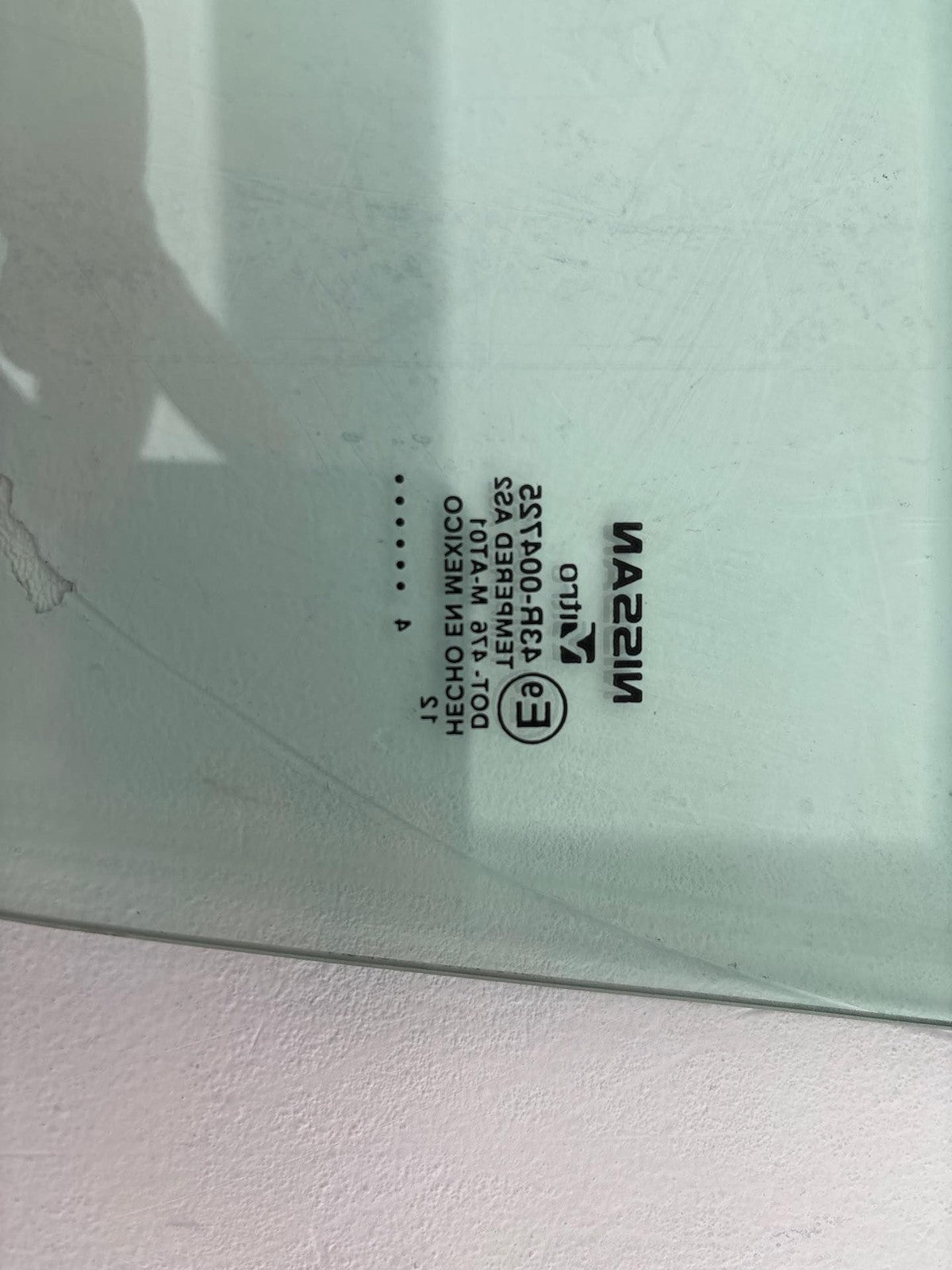 14-17 Nissan Versa Hatchback Front Right Door Window Glass OEM