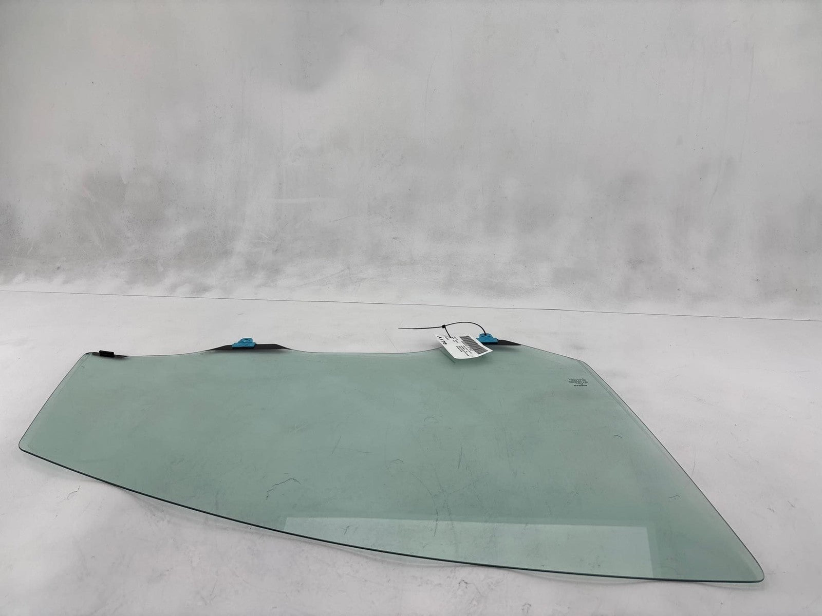 14-17 Nissan Versa Hatchback Front Right Door Window Glass OEM