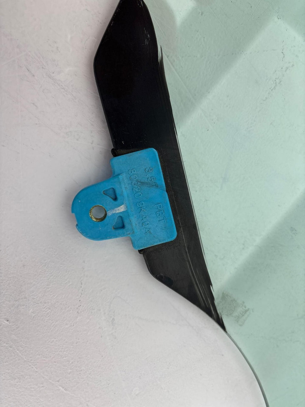 14-17 Nissan Versa Hatchback Front Right Door Window Glass OEM