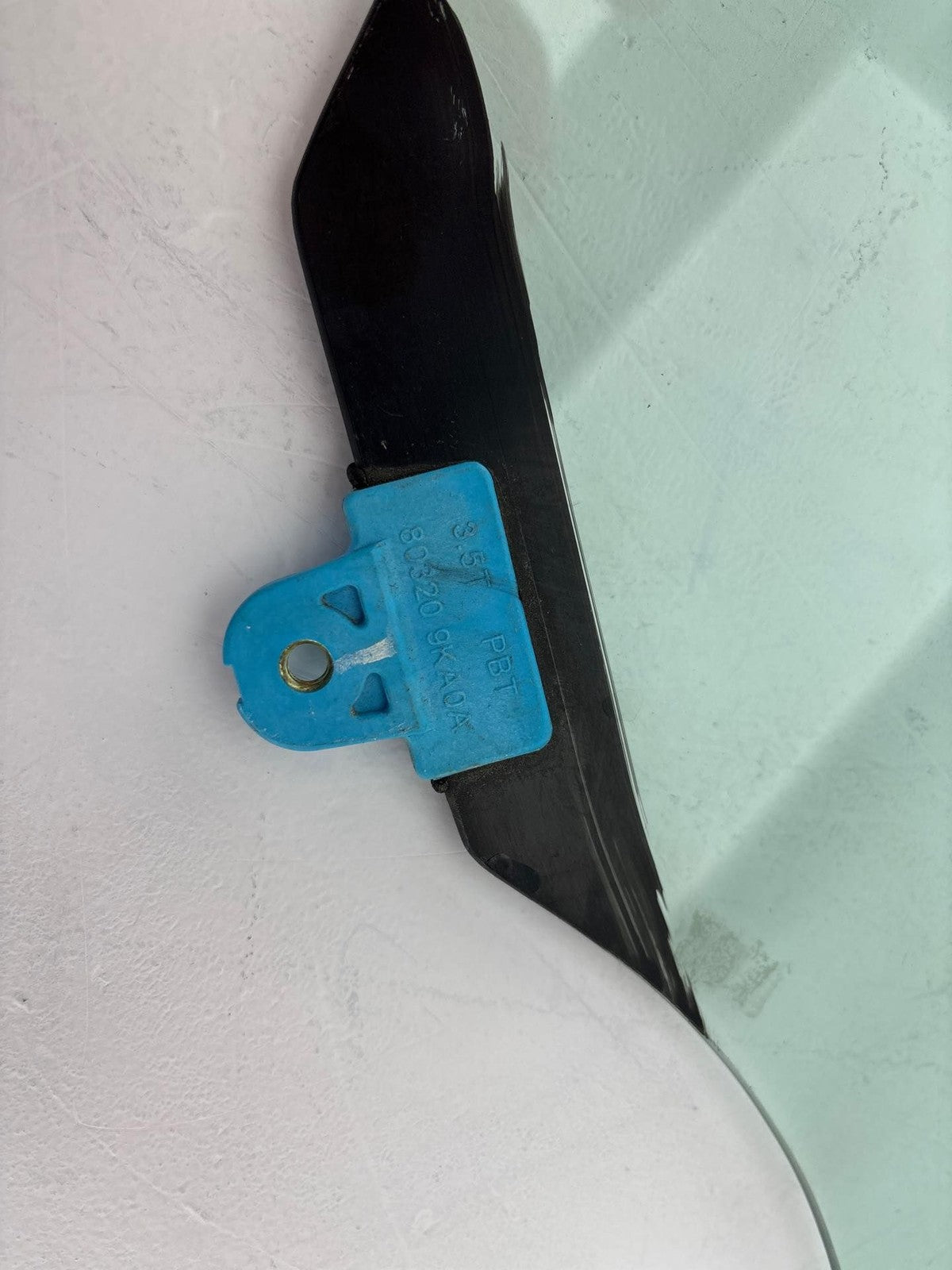 14-17 Nissan Versa Hatchback Front Right Door Window Glass OEM