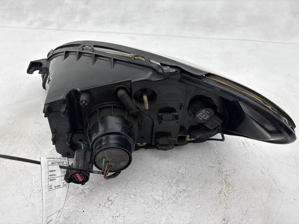 2000-2007 Ford Taurus Front Right Headlight Assembly OEM