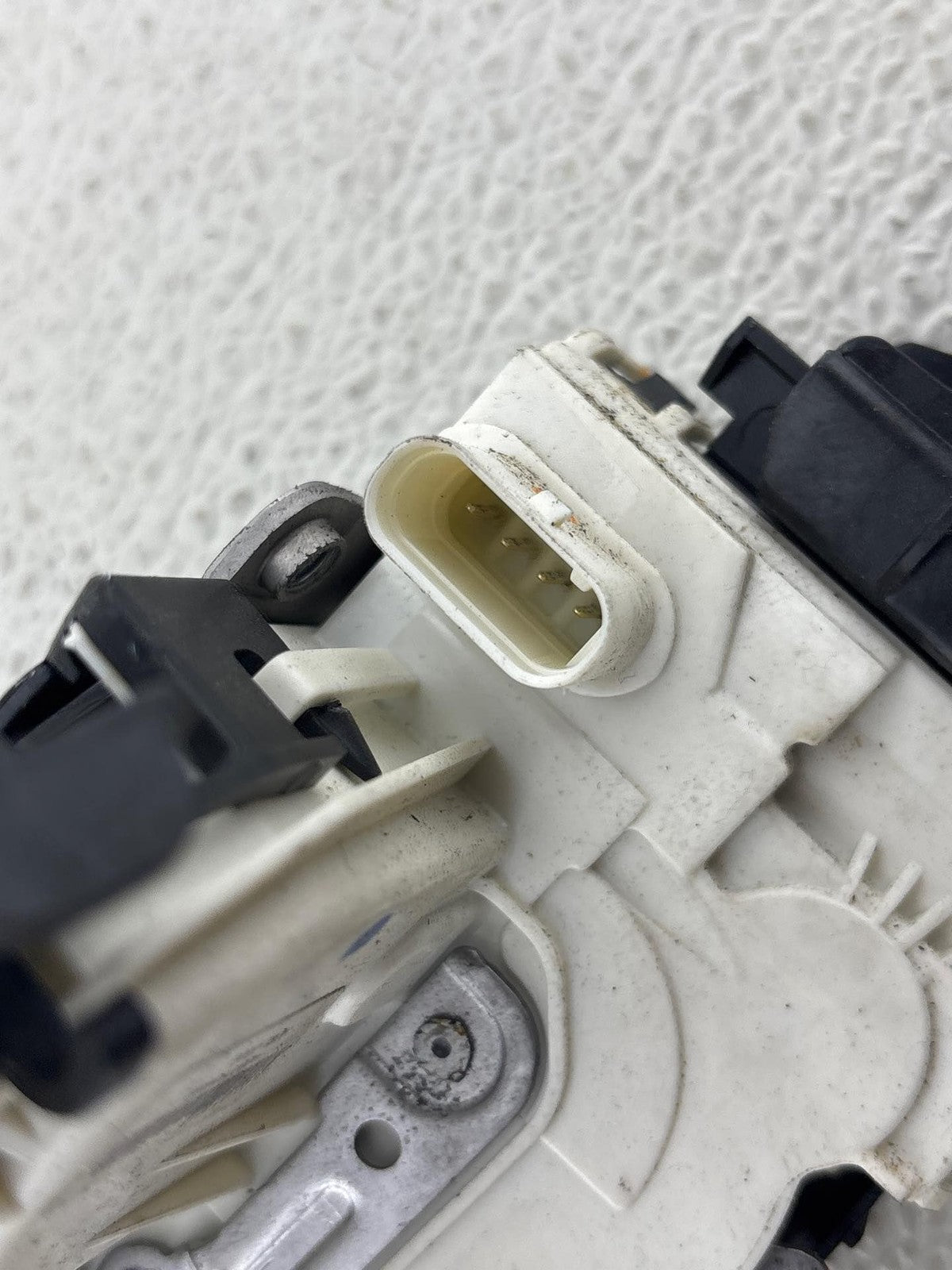 10-17 Mercedes W212 E350 Front Left Driver Side Door Lock Latch Actuator OEM