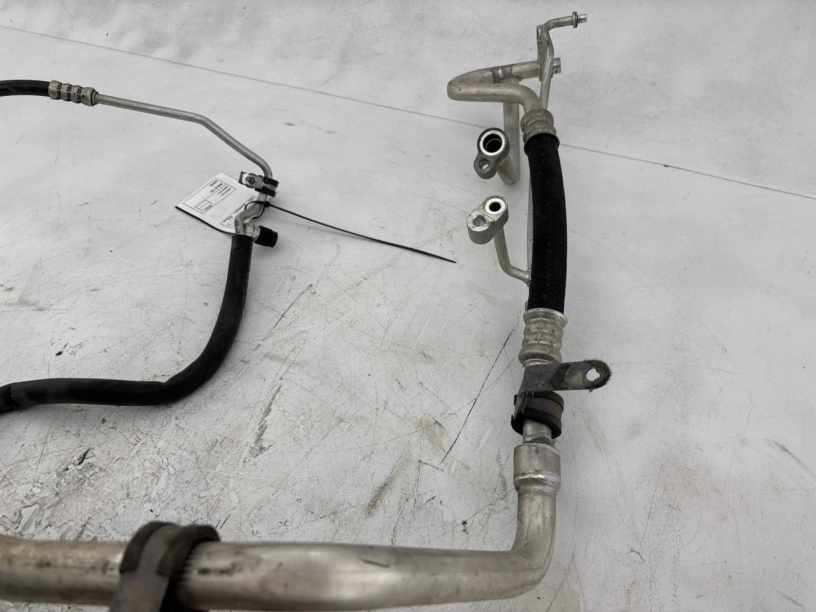 13-17 GMC Acadia 3.6 A/C Air Conditioning Heat Exchanger Hose OEM