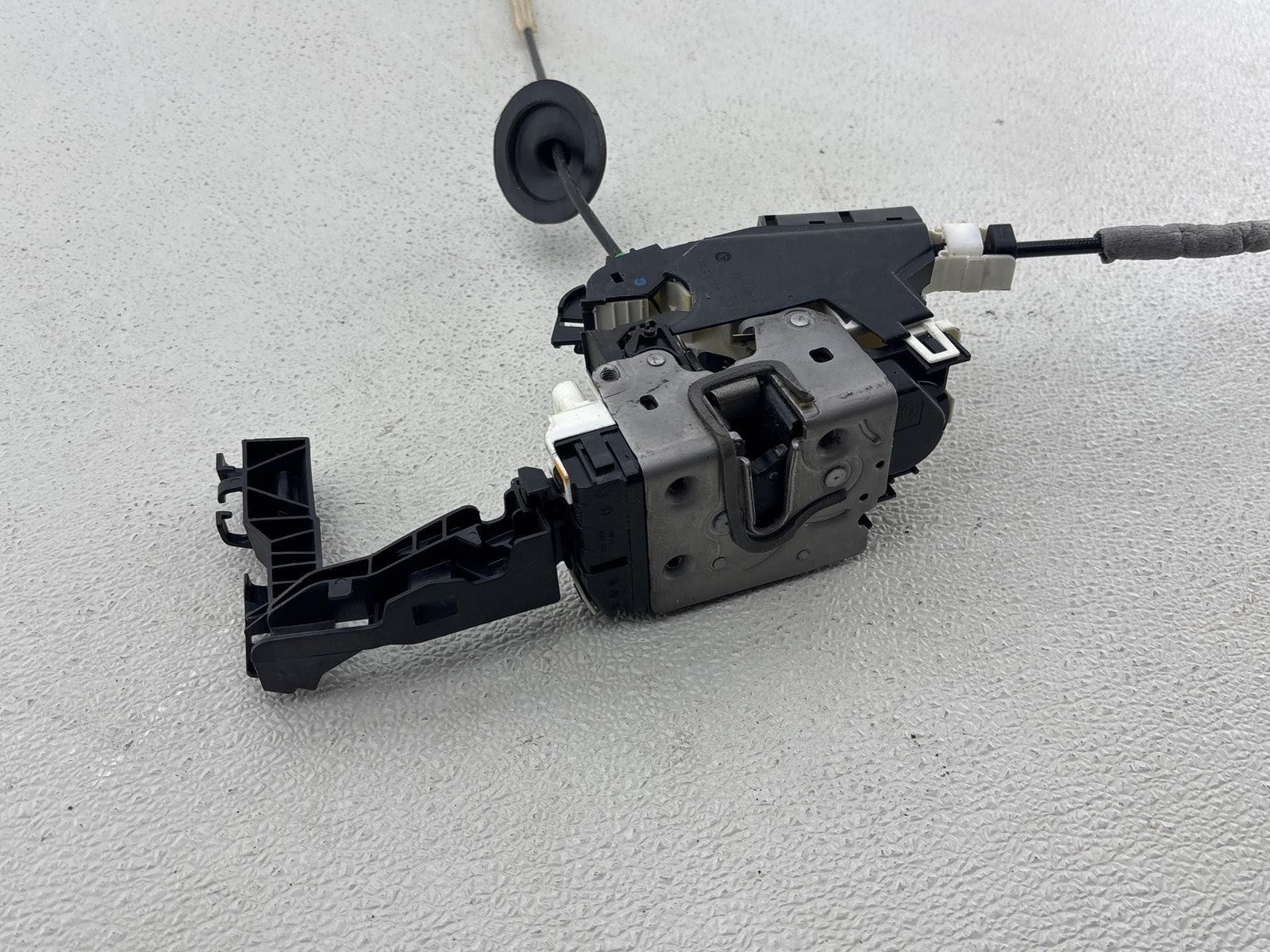 10-17 Mercedes W212 E350 Front Left Driver Side Door Lock Latch Actuator OEM