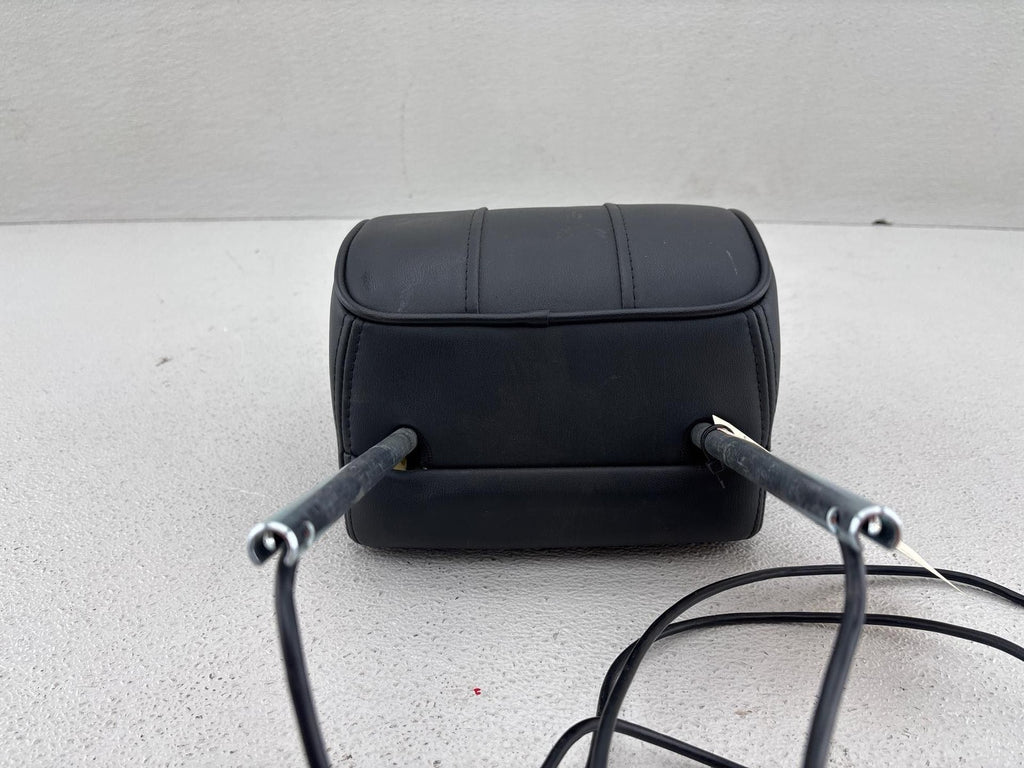 03-06 RANGE ROVER FRONT LEFT LEATHER HEADREST w/ SCREEN OEM