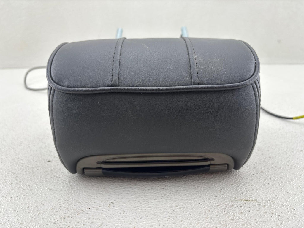 03-06 RANGE ROVER FRONT LEFT LEATHER HEADREST w/ SCREEN OEM