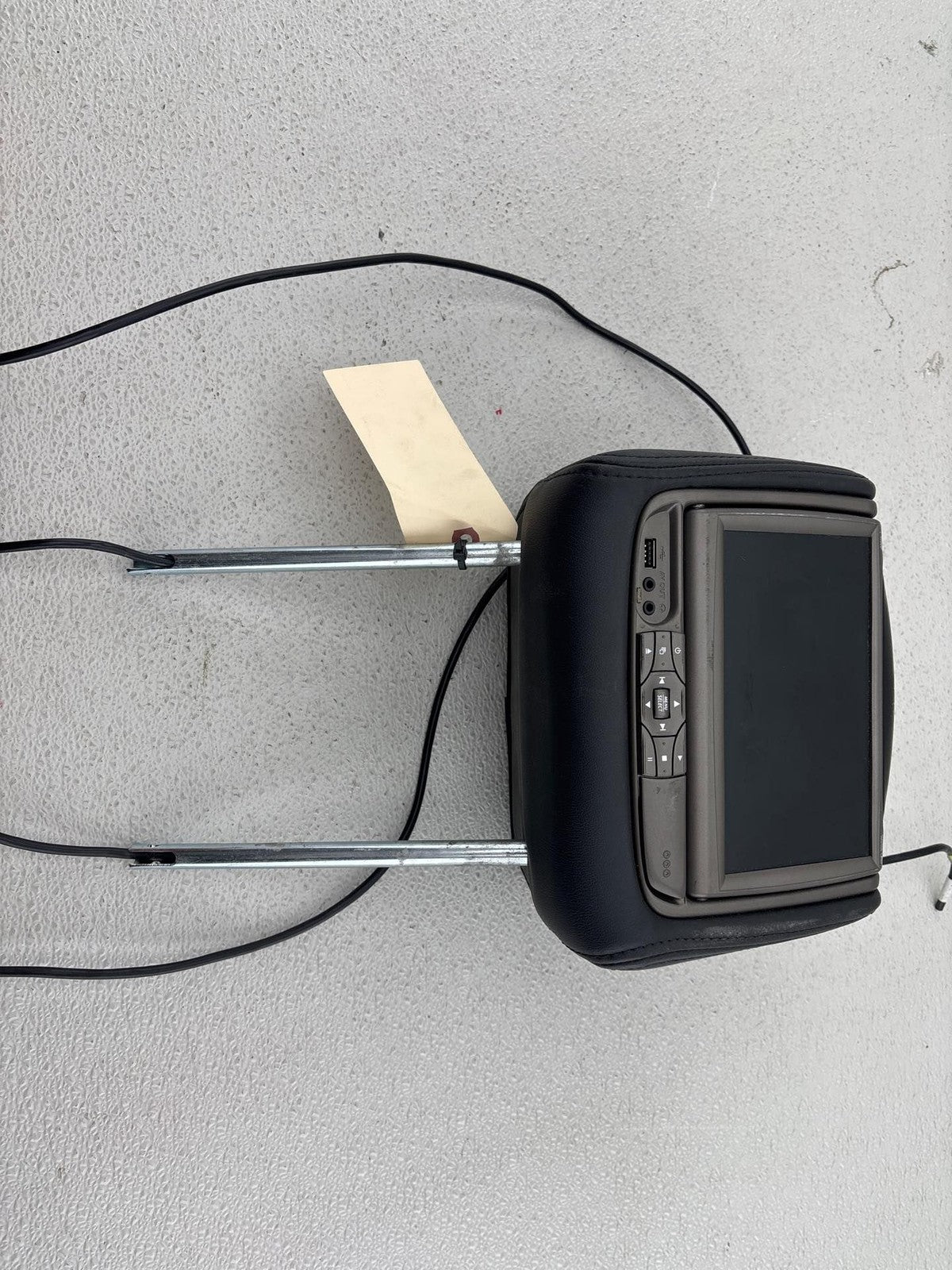 03-06 RANGE ROVER FRONT LEFT LEATHER HEADREST w/ SCREEN OEM