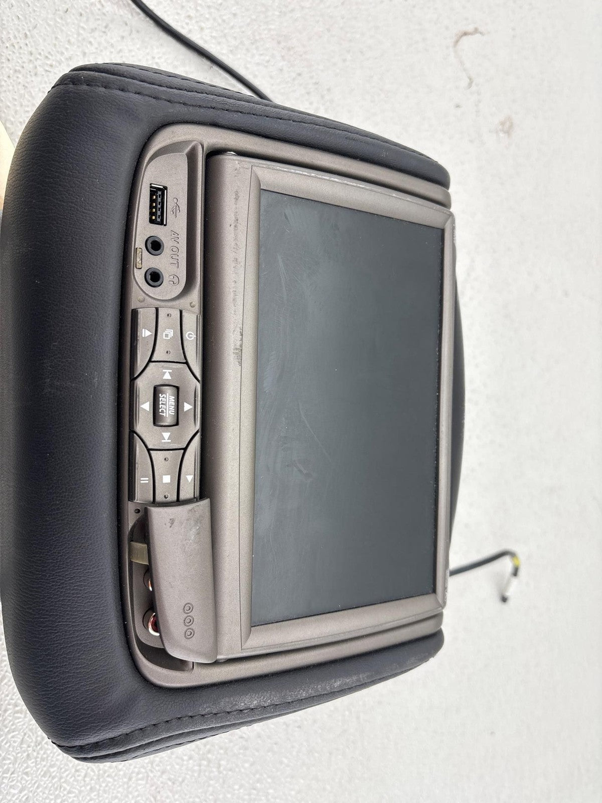 03-06 RANGE ROVER FRONT LEFT LEATHER HEADREST w/ SCREEN OEM