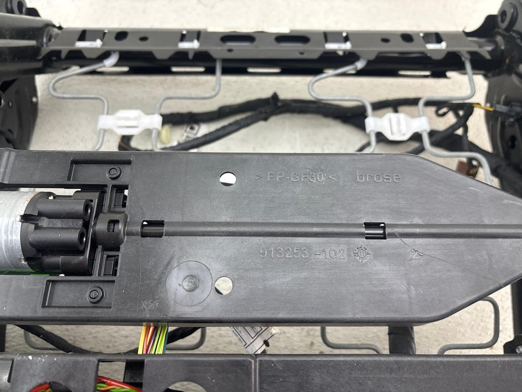 09-15 BMW 550I 750Li 750i F01 F02 Front Left Driver Seat Track Rail OEM