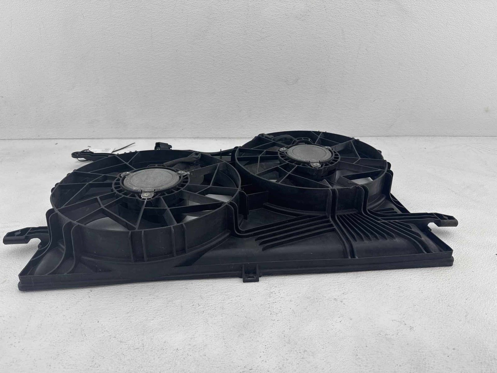 08-17 Gmc Acadia 3.6L Radiator Cooling Fan Assembly OEM