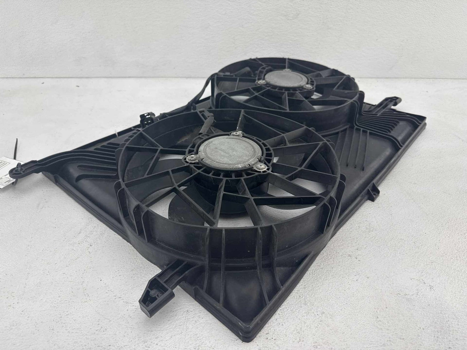 08-17 Gmc Acadia 3.6L Radiator Cooling Fan Assembly OEM