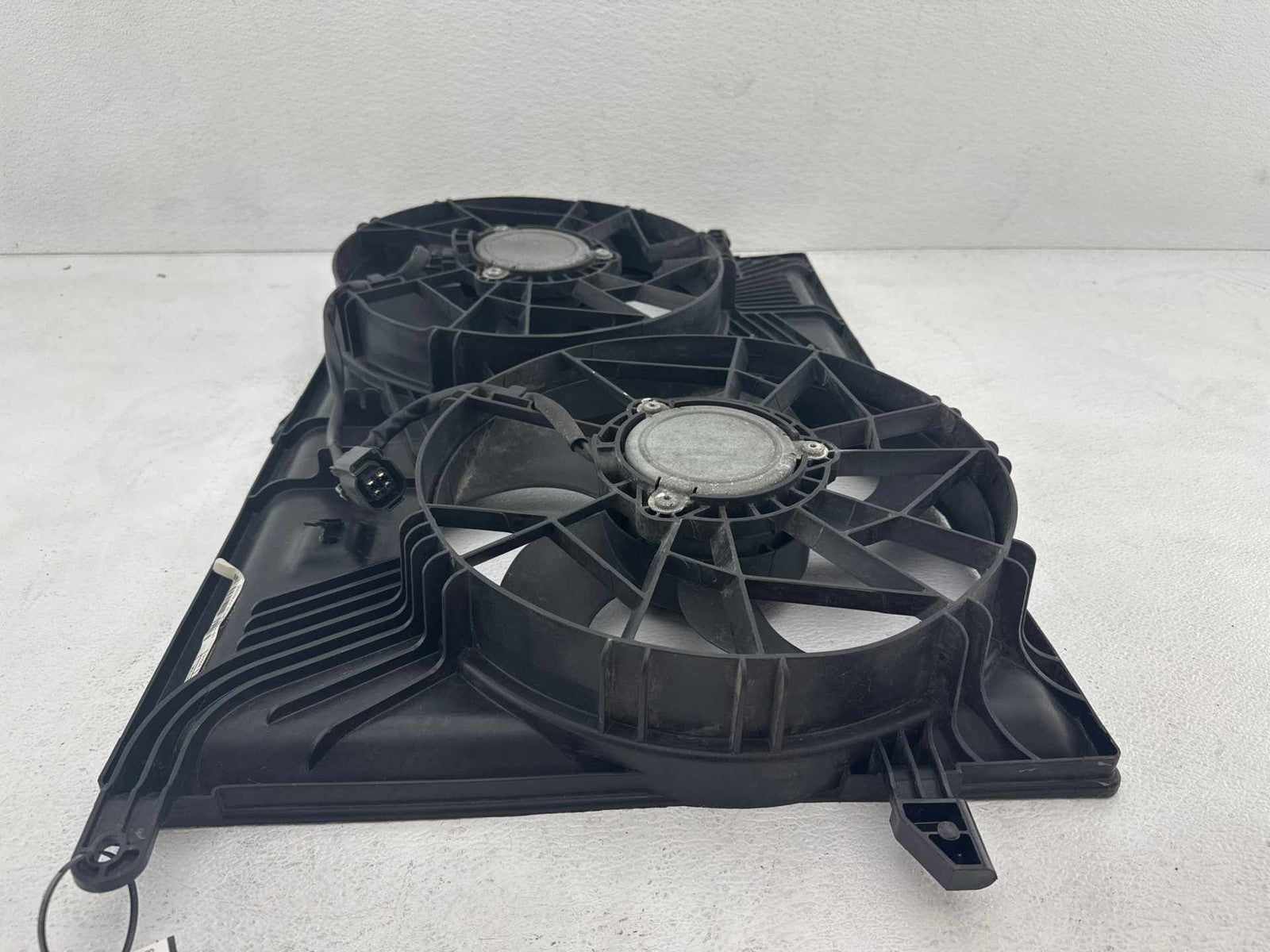 08-17 Gmc Acadia 3.6L Radiator Cooling Fan Assembly OEM