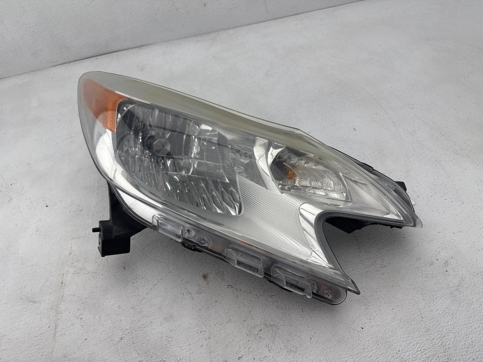14-17 Nissan Versa Hatchback Front Right Headlight Assembly OEM