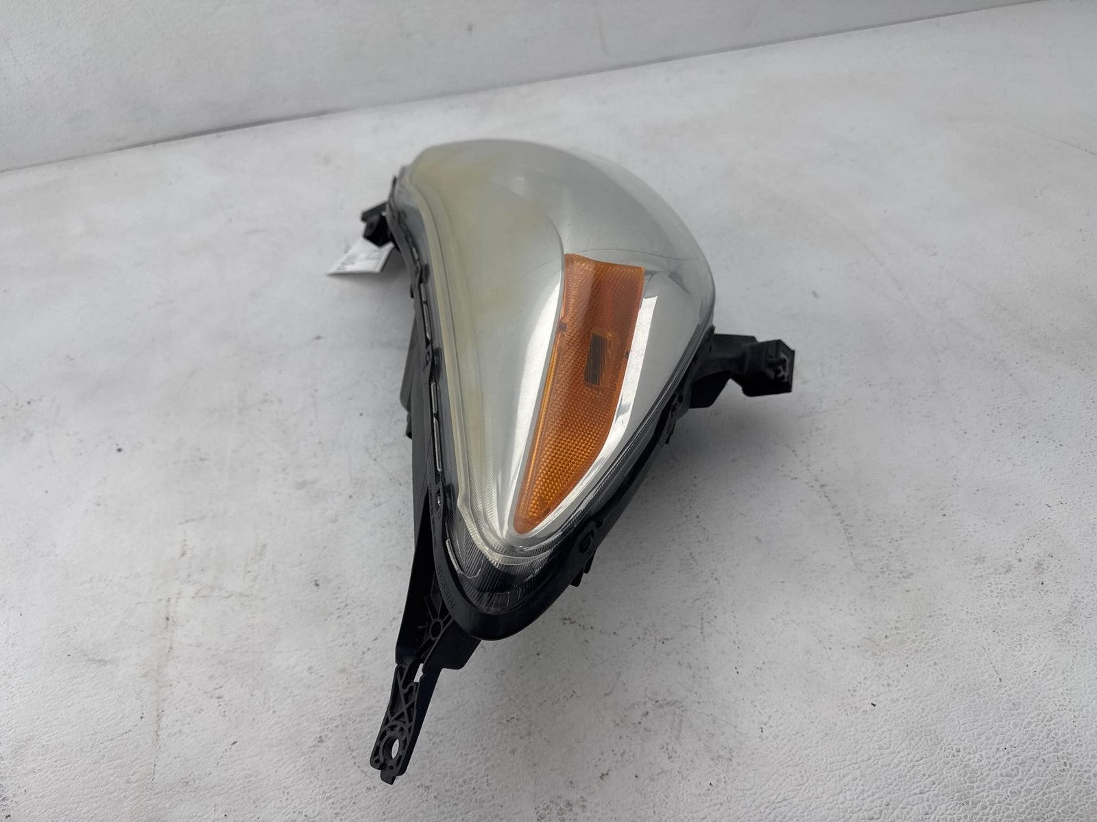 14-17 Nissan Versa Hatchback Front Right Headlight Assembly OEM