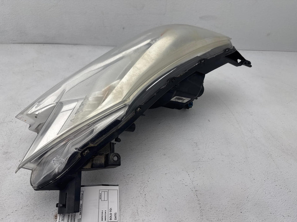 14-17 Nissan Versa Hatchback Front Right Headlight Assembly OEM