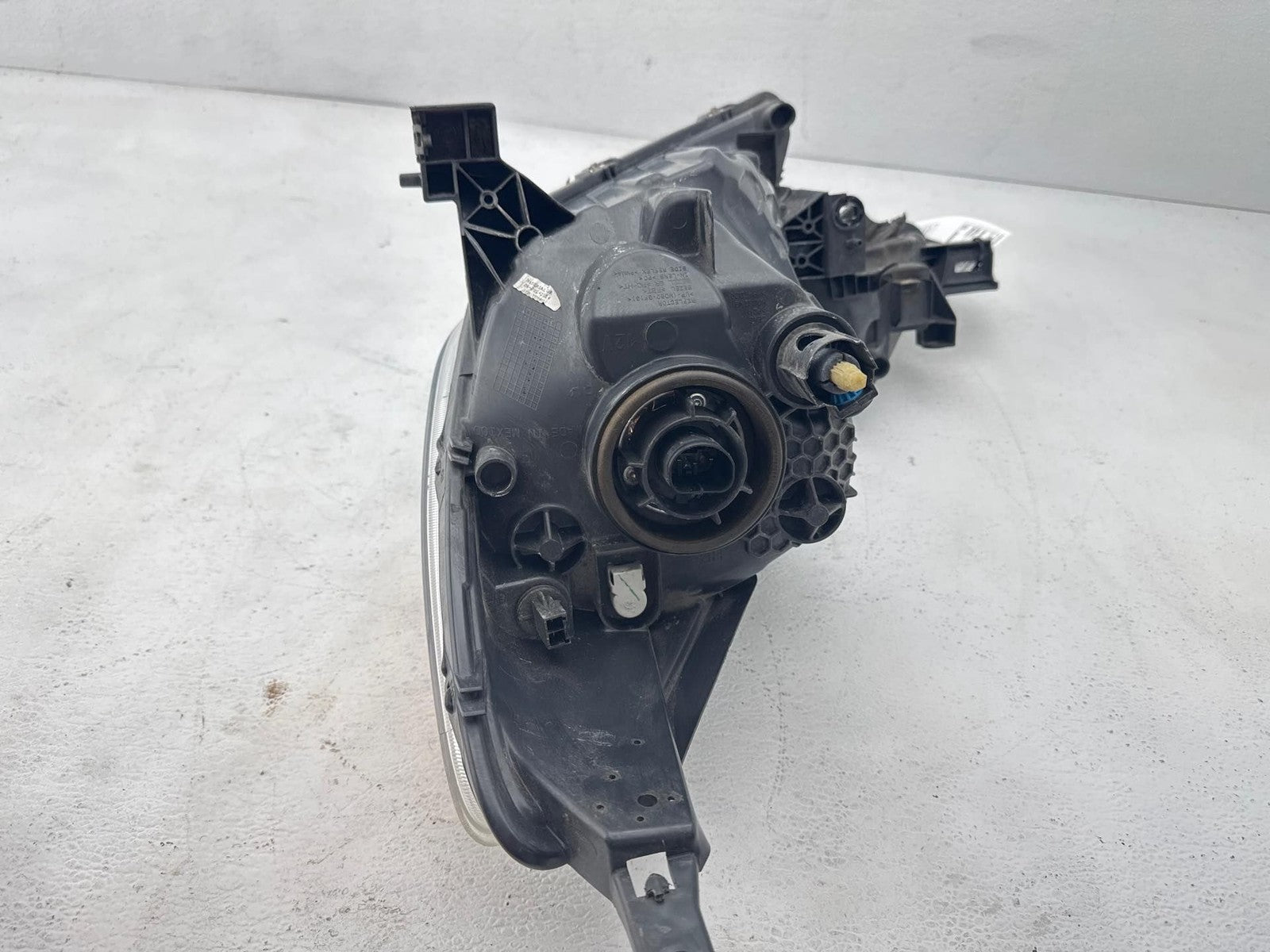 14-17 Nissan Versa Hatchback Front Right Headlight Assembly OEM