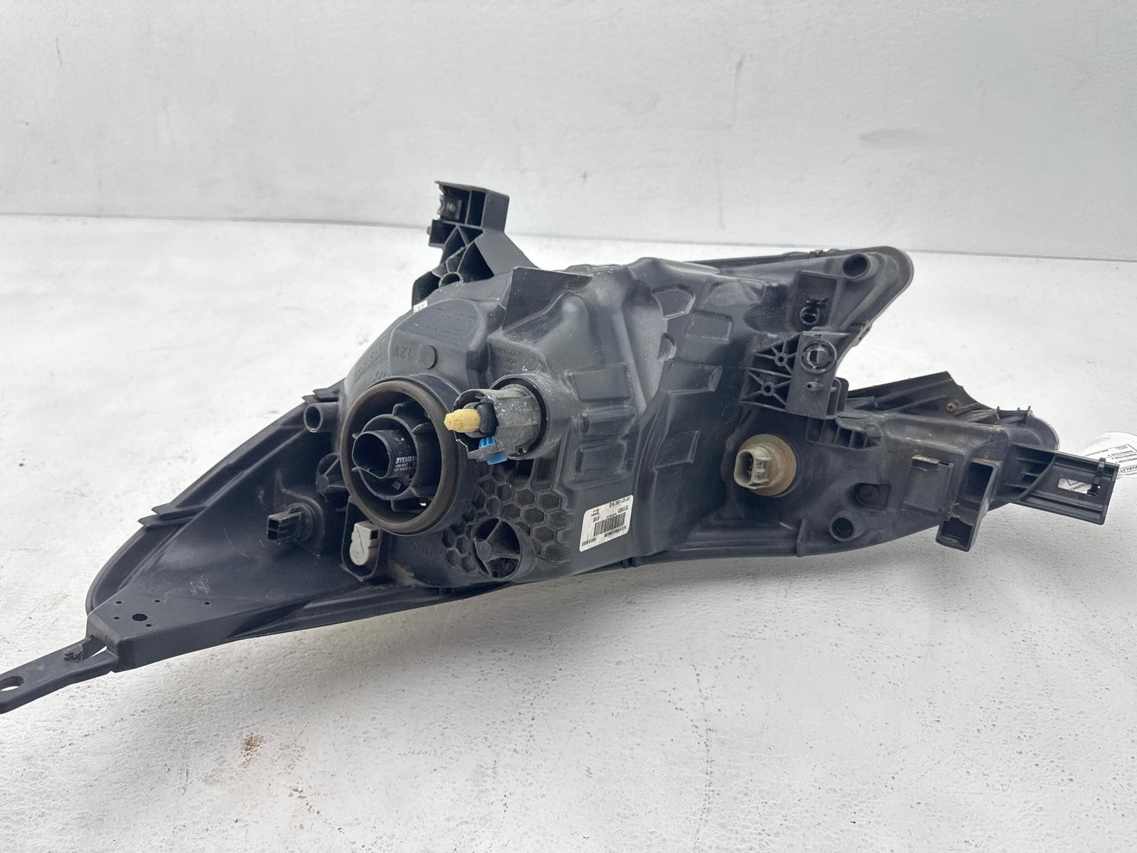 14-17 Nissan Versa Hatchback Front Right Headlight Assembly OEM