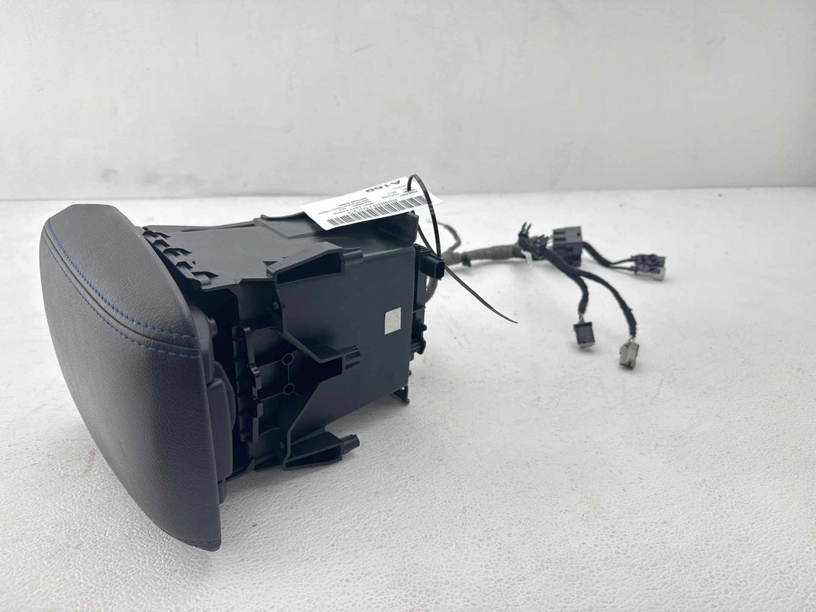 16-18 Ford Focus RS Center Console Floor With Arm Rest Leather Black OEM