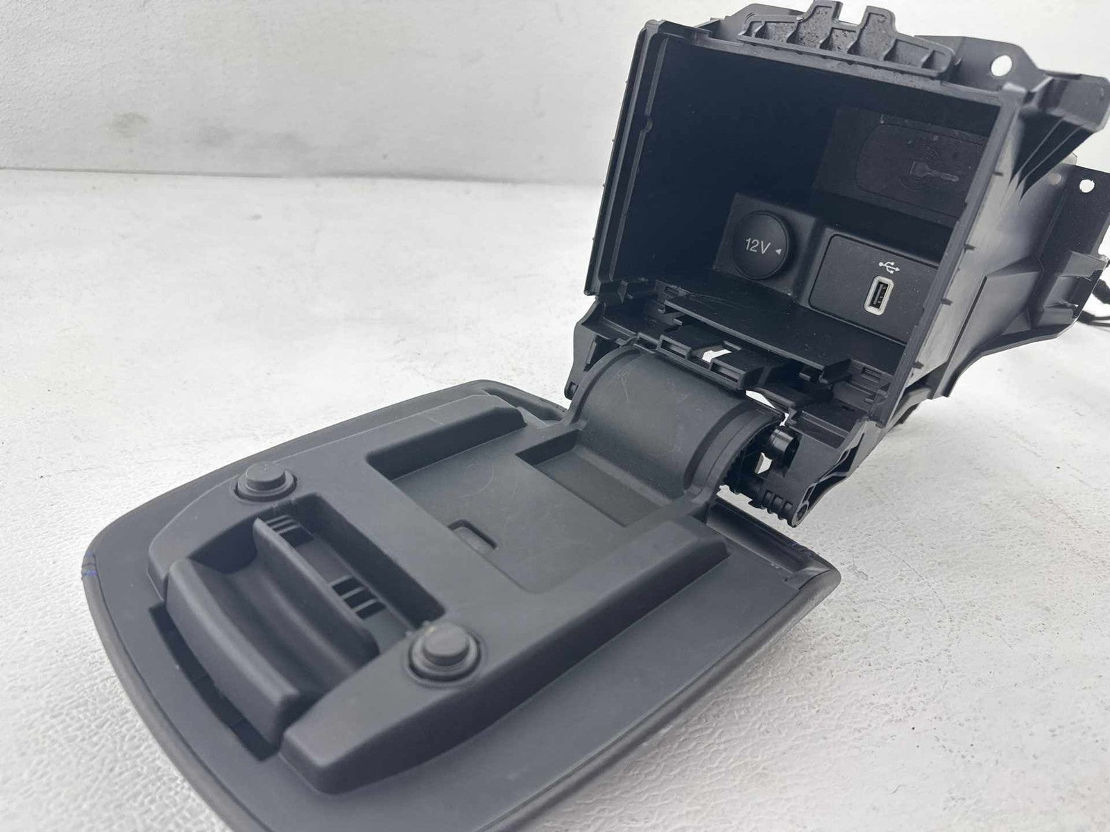 16-18 Ford Focus RS Center Console Floor With Arm Rest Leather Black OEM