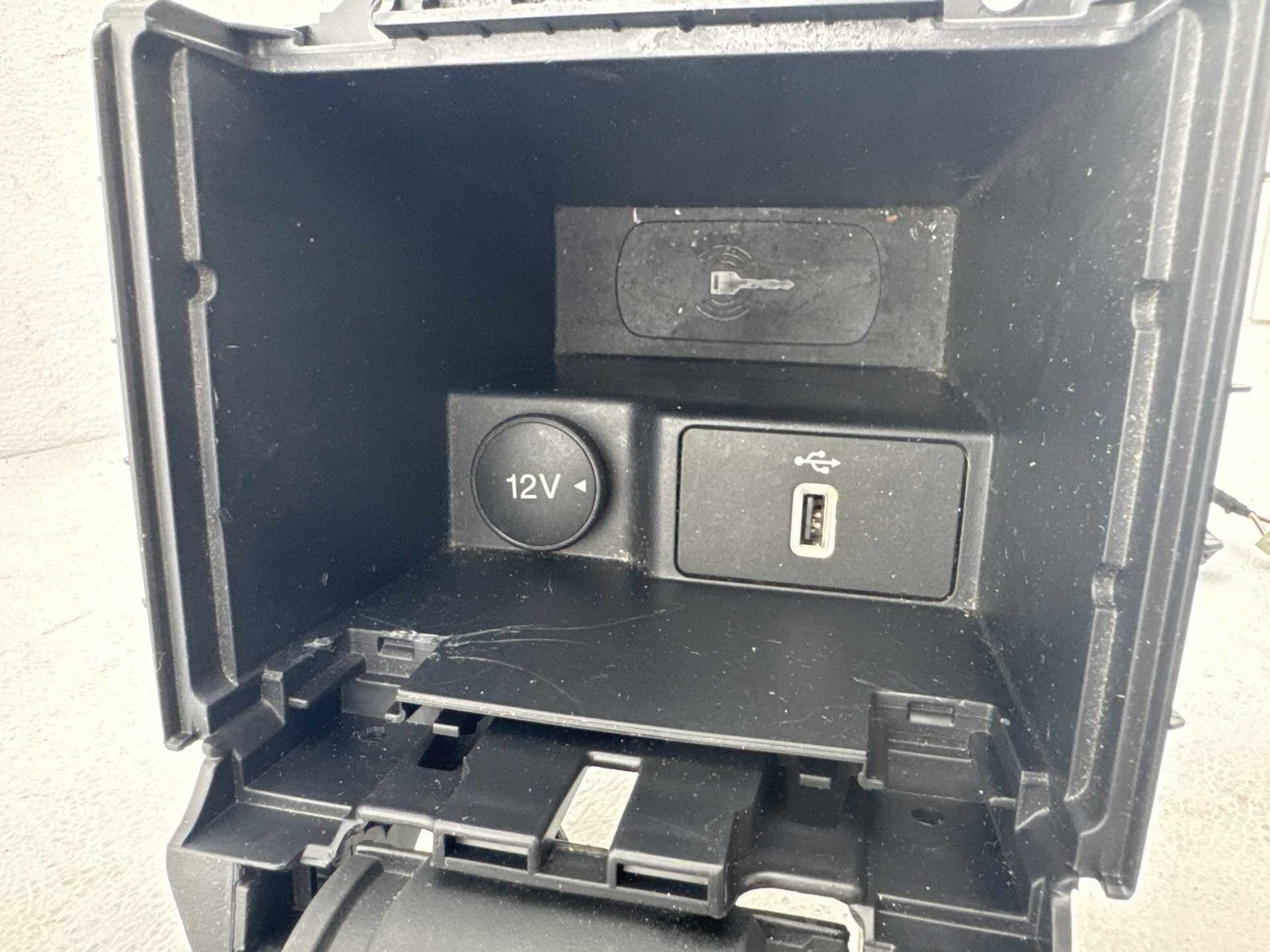 16-18 Ford Focus RS Center Console Floor With Arm Rest Leather Black OEM