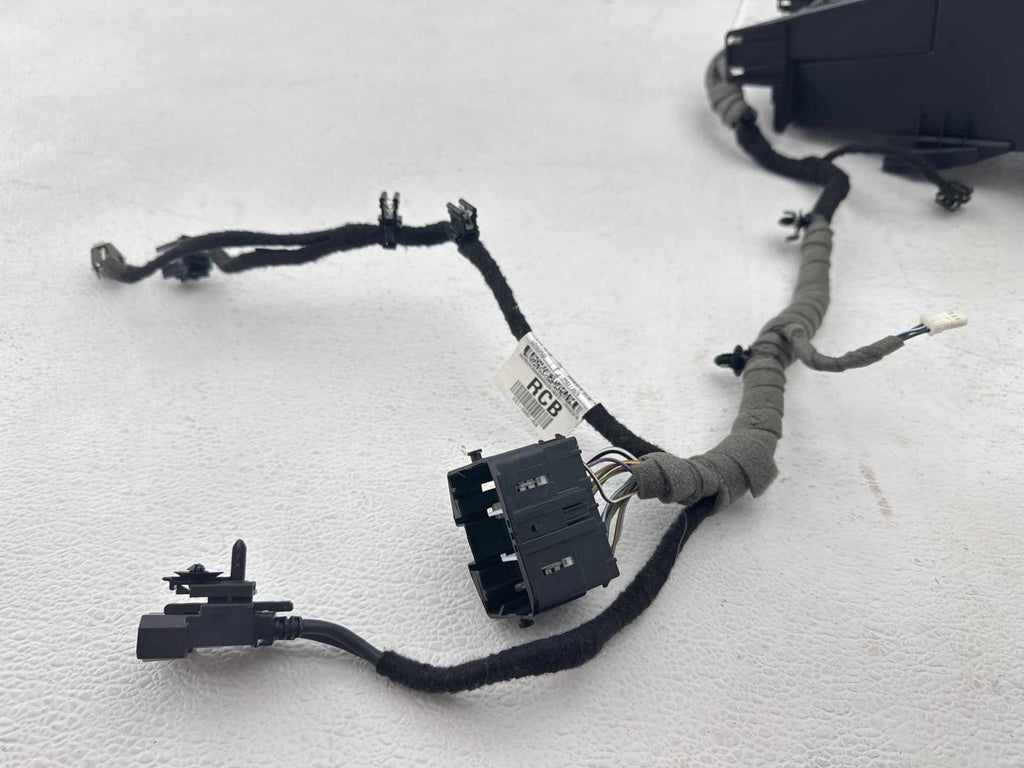 16-18 Ford Focus RS Center Console Floor With Arm Rest Leather Black OEM