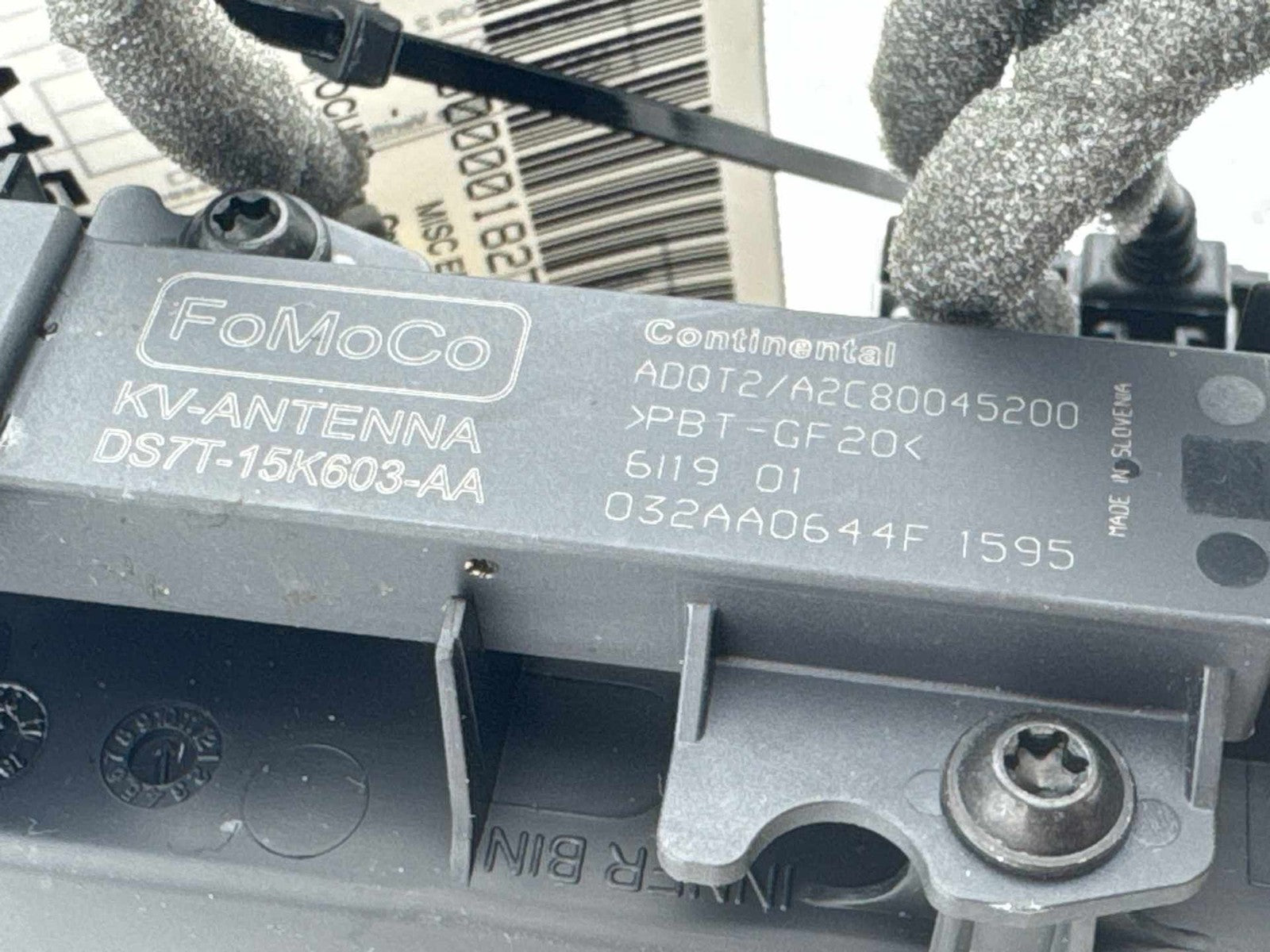 16-18 Ford Focus RS Center Console Floor With Arm Rest Leather Black OEM