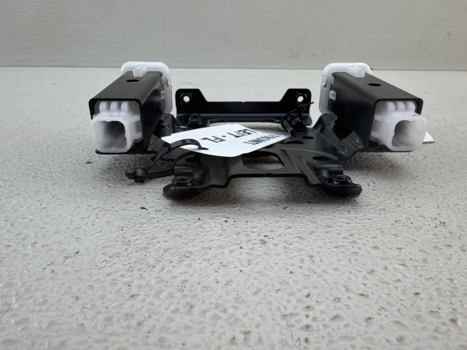 19 Land Rover RANGE ROVER Misc. Bracket OEM