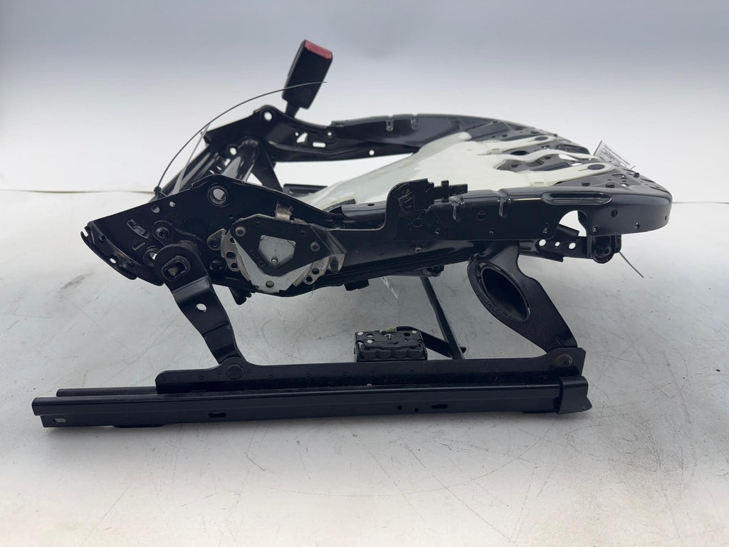 10-14 Volkswagen Jetta Sportwagen FRONT RIGHT PASSENGER SEAT LOWER TRACK FRAME