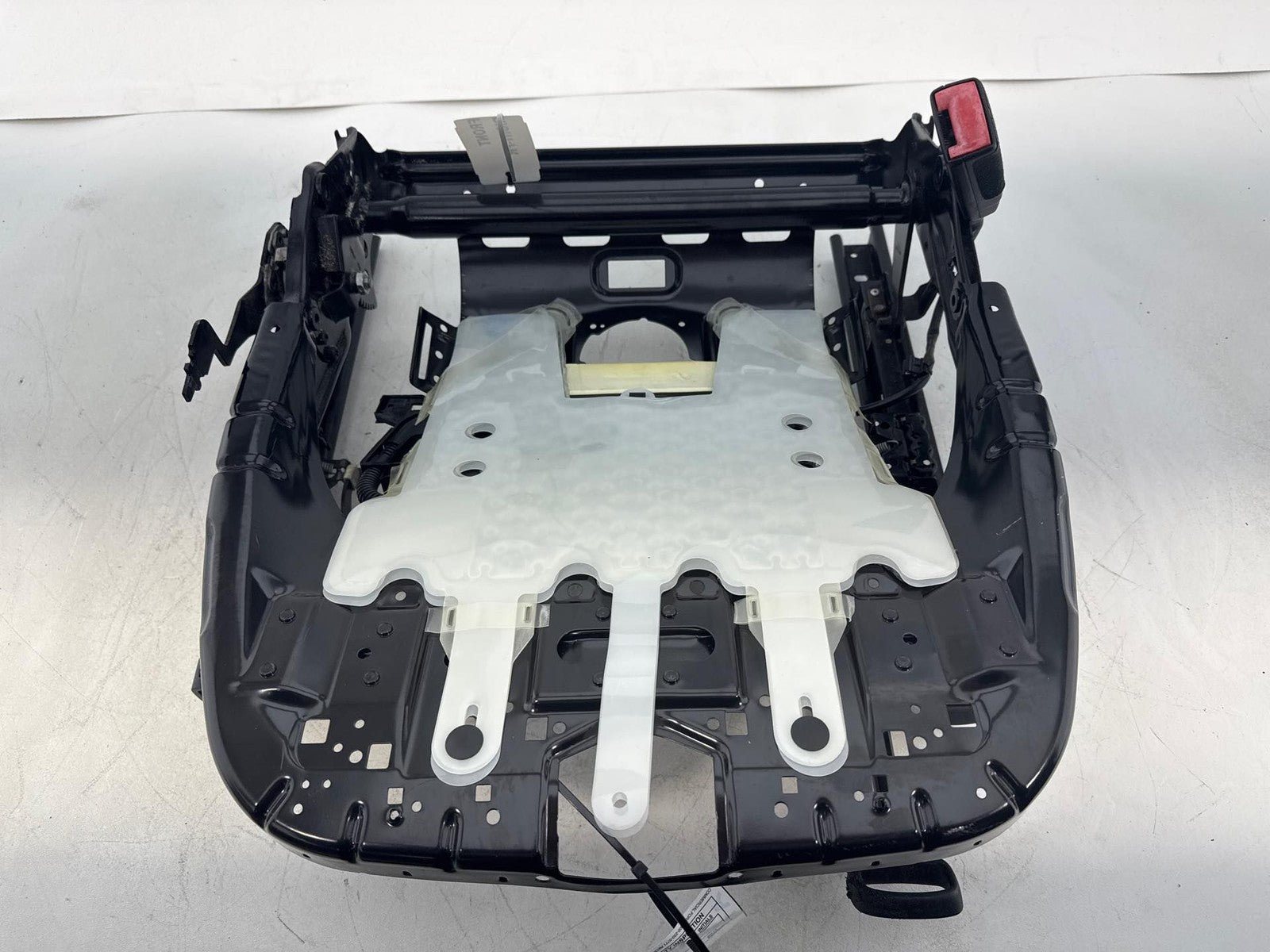 10-14 Volkswagen Jetta Sportwagen FRONT RIGHT PASSENGER SEAT LOWER TRACK FRAME