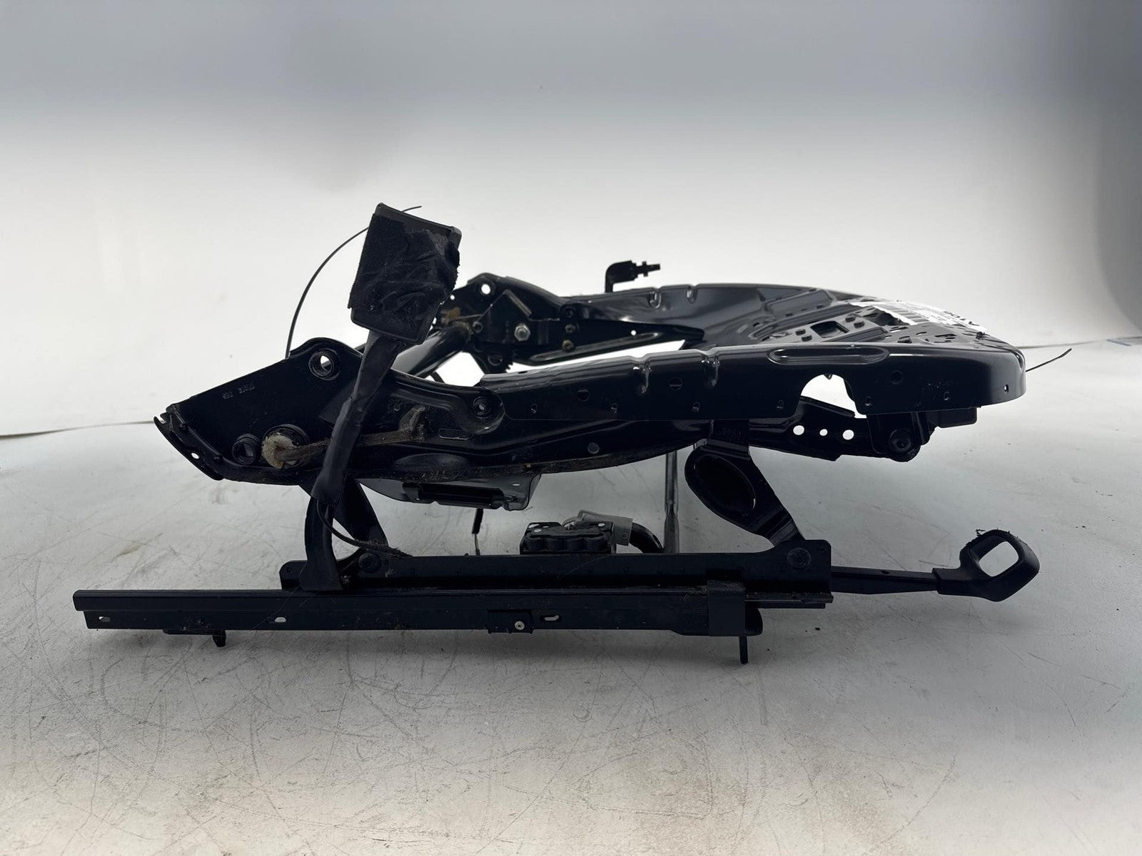 10-14 Volkswagen Jetta Sportwagen FRONT LEFT DRIVER SEAT LOWER TRACK FRAME