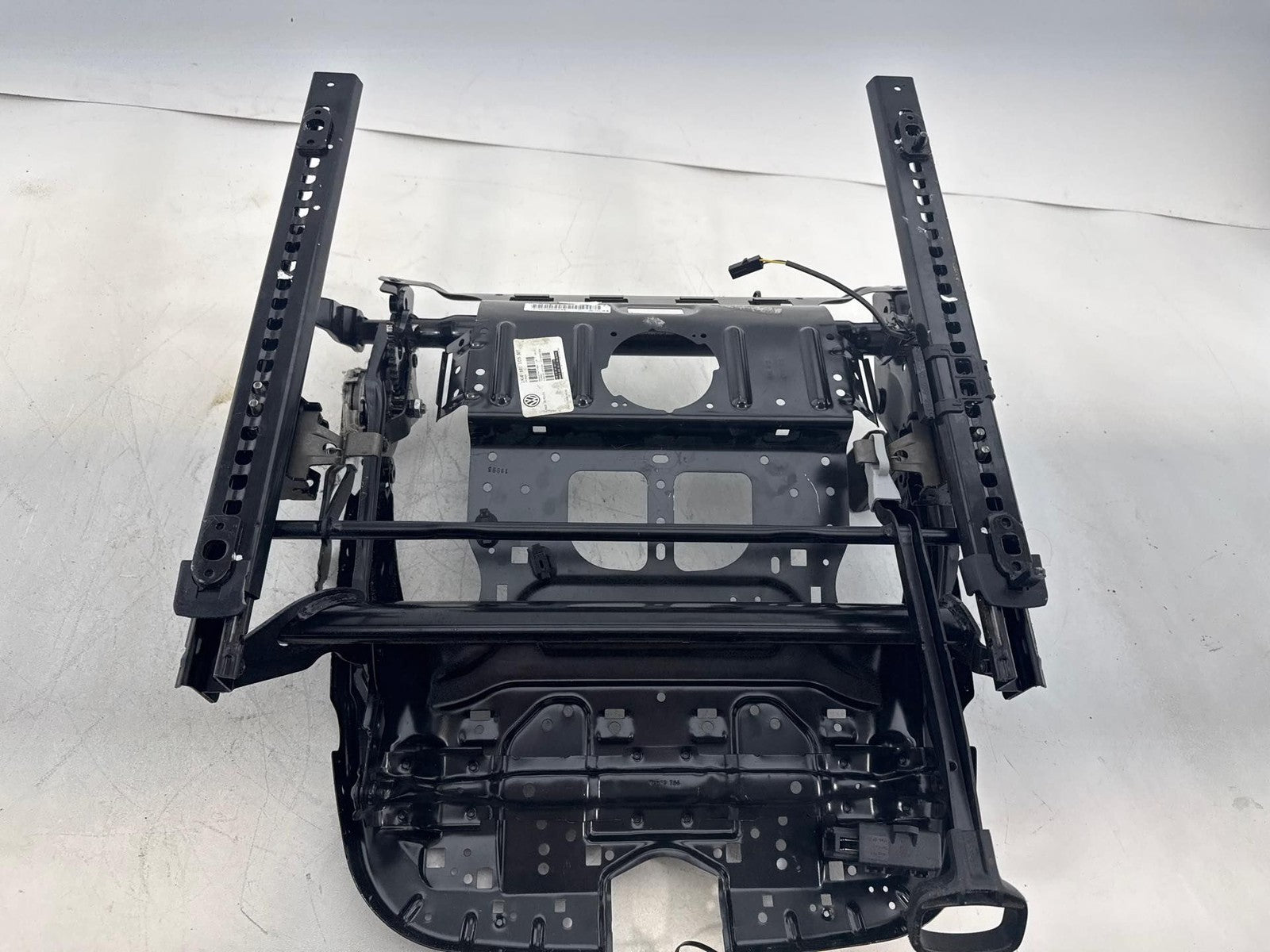 10-14 Volkswagen Jetta Sportwagen FRONT LEFT DRIVER SEAT LOWER TRACK FRAME