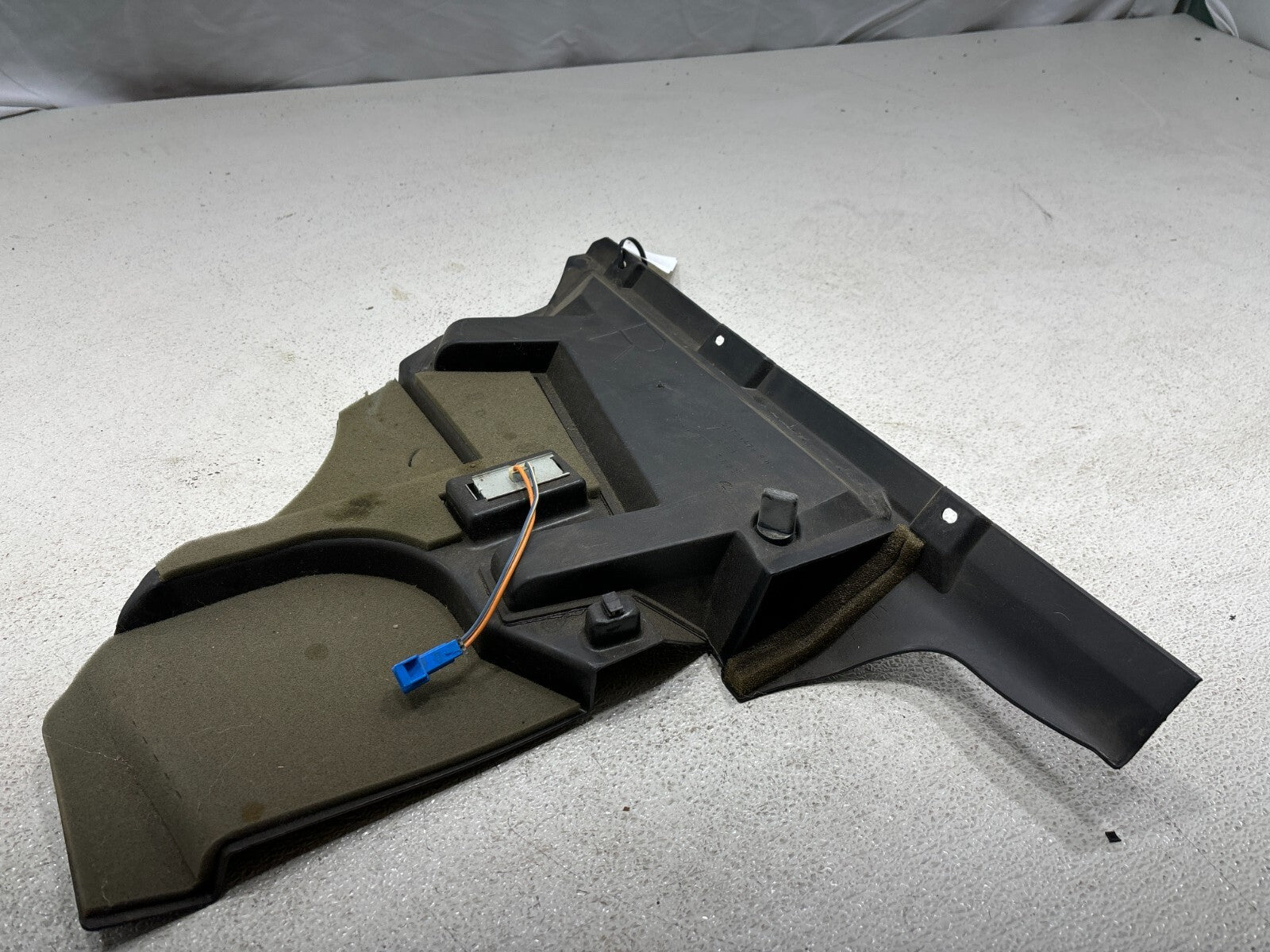 2000-2005 Buick Lesabre Right Side Lower Dashboard Trim Cover Insulator Oem