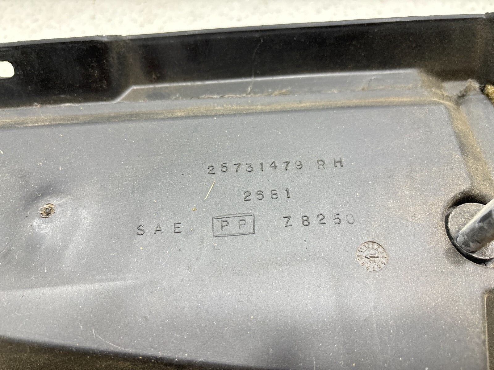 2000-2005 Buick Lesabre Right Side Lower Dashboard Trim Cover Insulator Oem