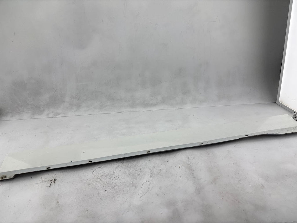 1984-1996 Chevrolet Corvette Right Rocker Panel Moulding Oem 10288348