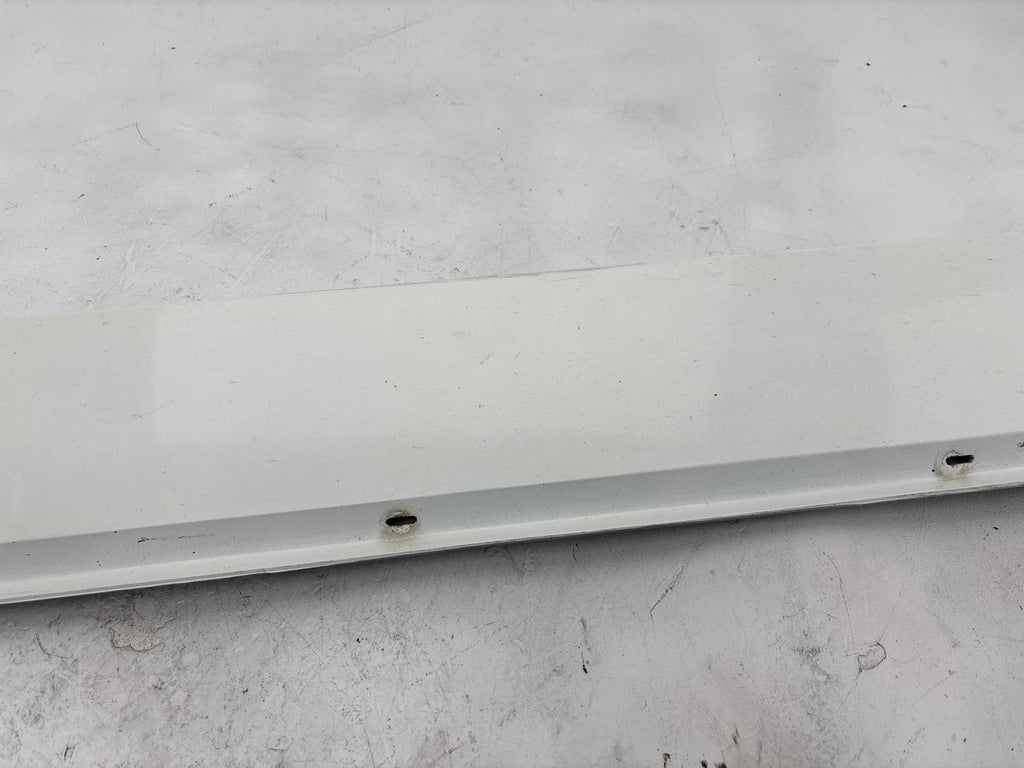 1984-1996 Chevrolet Corvette Right Rocker Panel Moulding Oem 10288348