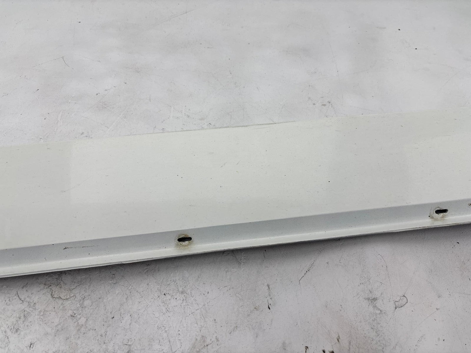 1984-1996 Chevrolet Corvette Right Rocker Panel Moulding Oem 10288348