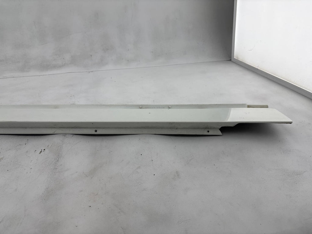 1984-1996 Chevrolet Corvette Right Rocker Panel Moulding Oem 10288348