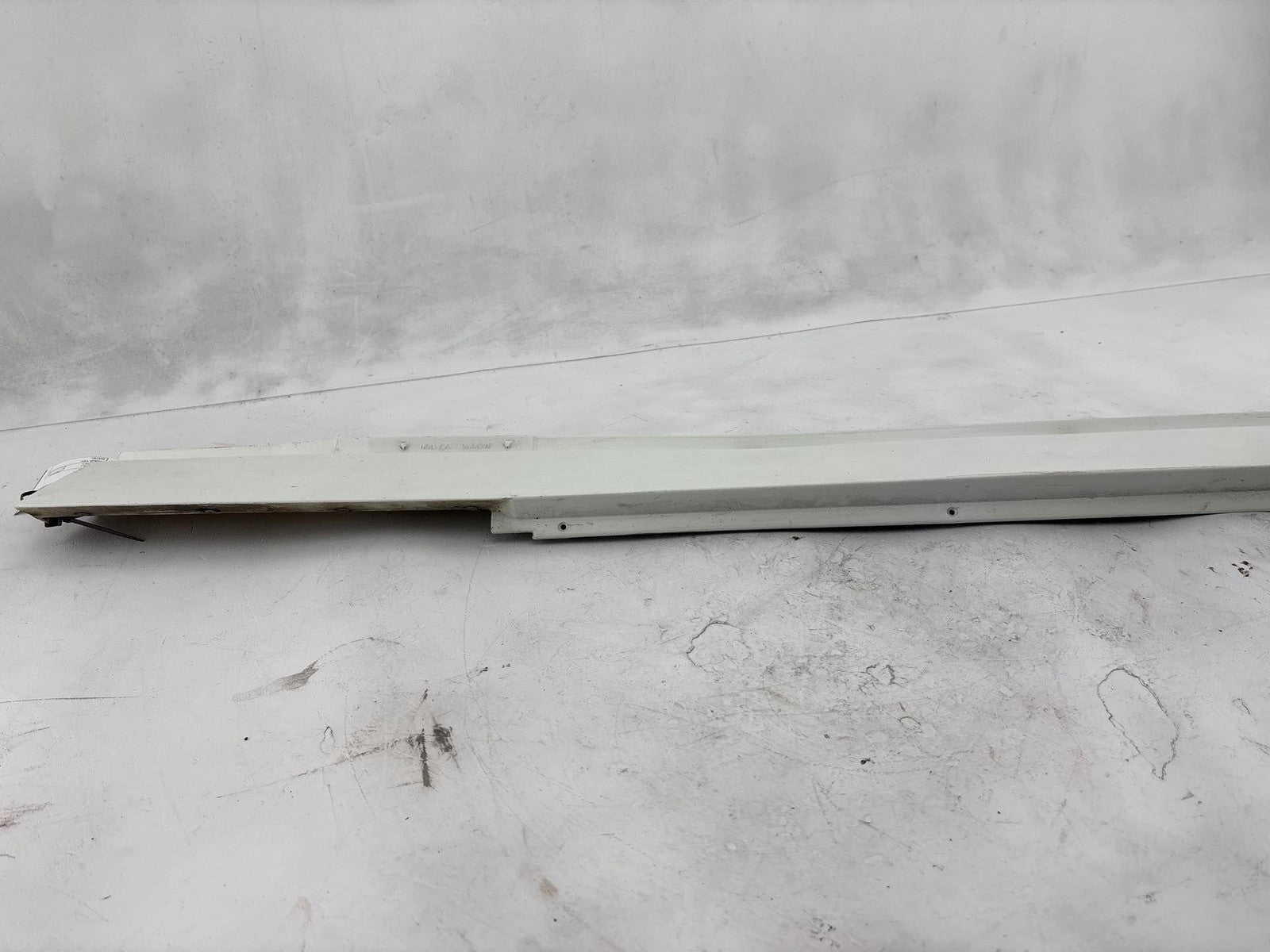 1984-1996 Chevrolet Corvette Right Rocker Panel Moulding Oem 10288348