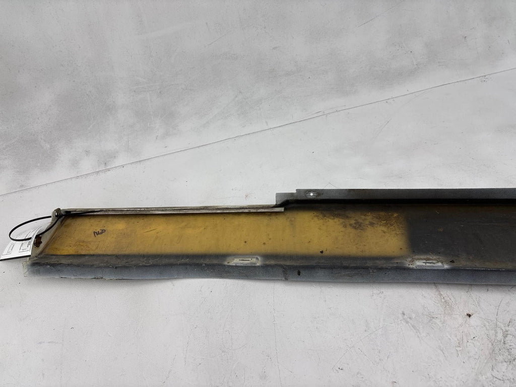1984-1996 Chevrolet Corvette Right Rocker Panel Moulding Oem 10288348
