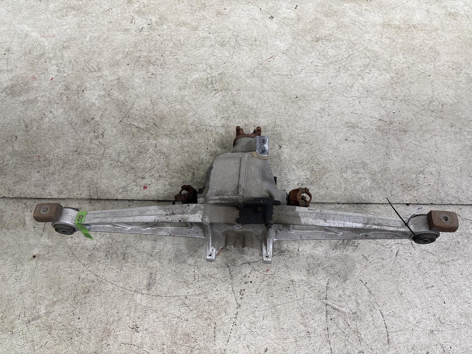 1984-1996 Chevrolet Corvette At Rear Differential Carrier Assembly Oem